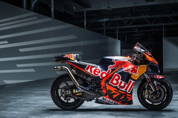Penampakan livery KTM RC16 milik tim Red Bull KTM yang akan dipakai pada MotoGP 2023.