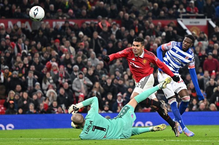 Casemiro mencetak brace ke gawang Reading pada laga putaran keempat Piala FA yang membuat Manchester United menang 3-1 dan lolos ke putaran kelima.