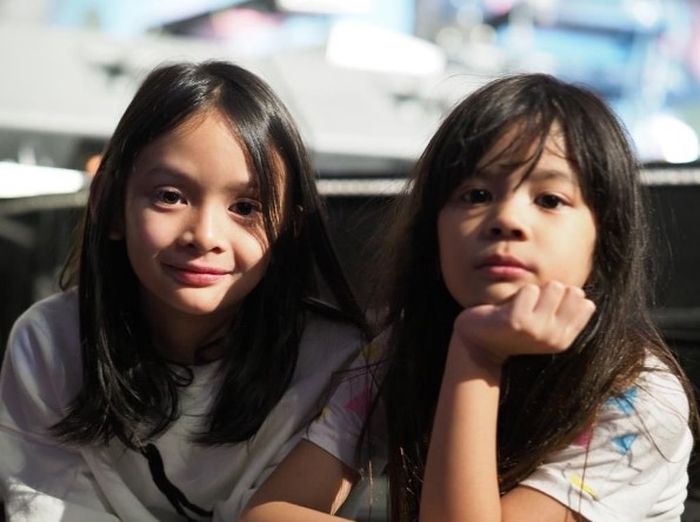 Potret masa kecil Shafeea Ahmad (kanan)