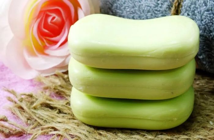 Sabun batang bisa bikin lemari jadi wangi bebas dari bau.
