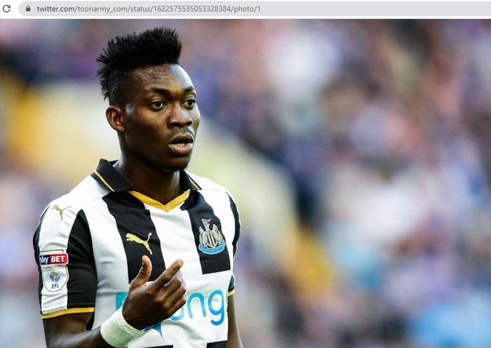 Christian Atsu saat masih berseragam Newcastle United.