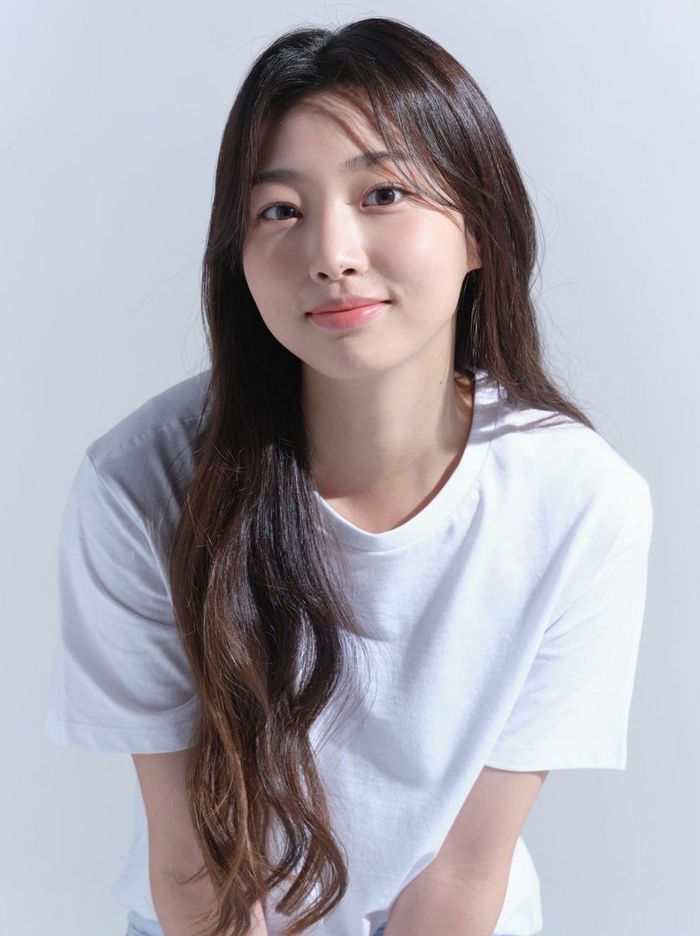 Profil Lee Haeum, Adik Jihyo TWICE yang Sekarang Debut Jadi Aktris