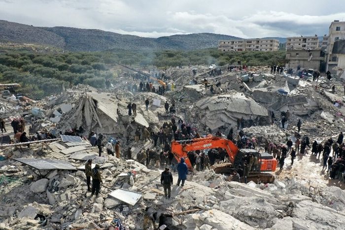 Gempa bumi yang dahsyat menyapu sebagian kota-kota Turki.