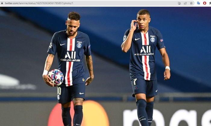Neymar Junior (kiri) dan Kylian Mbappe (kanan) dalam sebuah laga untuk Paris Saint-Germain.