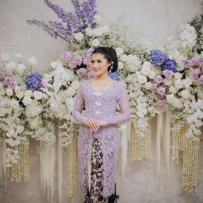 Kebaya Erina Gudono