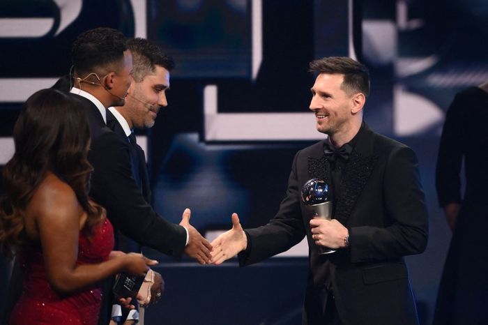 Striker timnas Argentina, Lionel Messi, menitipkan pesan untuk ketiga anaknya dalam sambutan kemenangan di The Best FIFA Football Awards, Selasa (28/2/2023) dini hari WIB