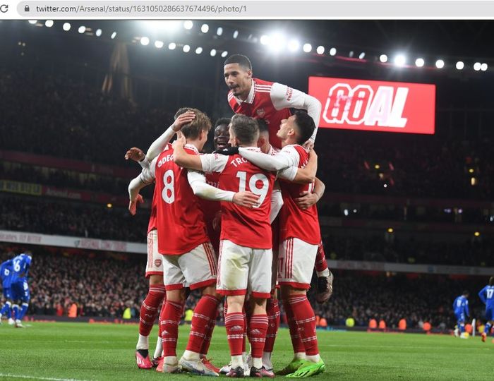 Arsenal semakin menjauh dari kejaran Manchester City di klasemen Liga Inggris 2022-2023.