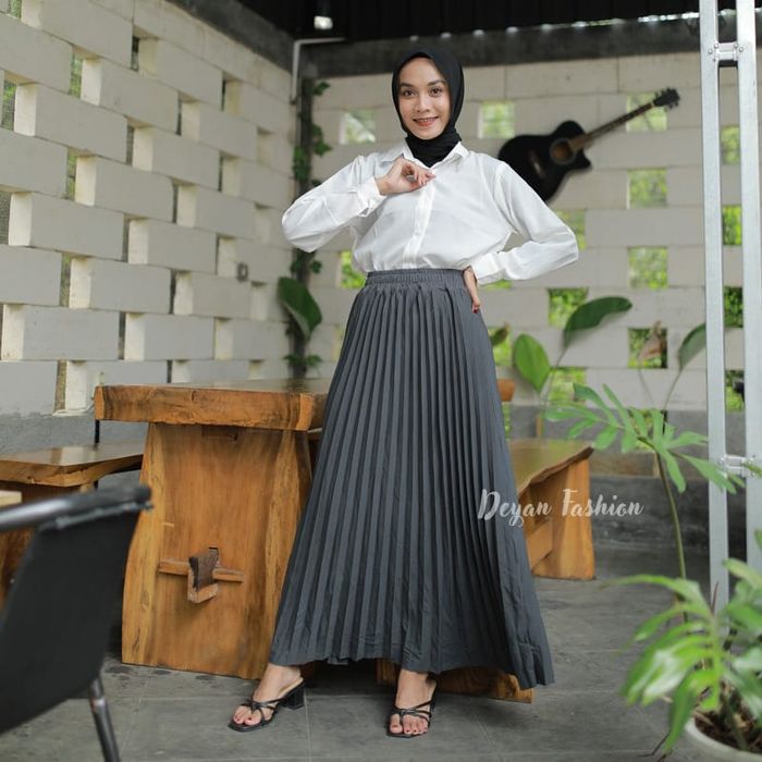 6 Rekomendasi Rok Plisket untuk Lebaran 2023 di bawah Rp100 Ribu! - Stylo