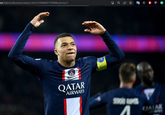 Kylian Mbappe mengkritik Paris Saint-Germain karena terlalu berlebihan menggunakan fotonya saat promosi tiket musim 2023-2024.