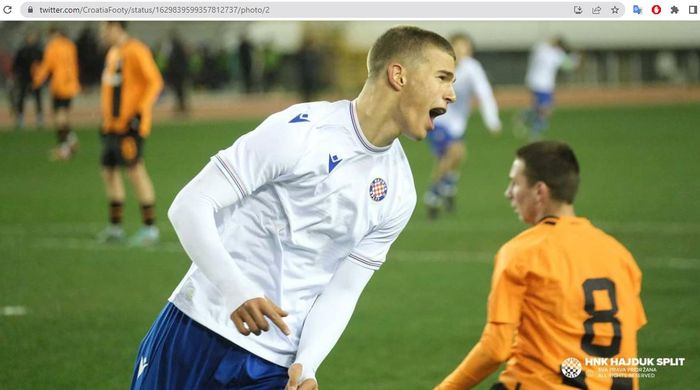 Bek tengah Hajduk Split, Luka Vu&scaron;ković, kabarnya masuk radar transfer Manchester City.