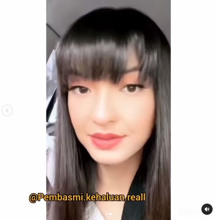 Gaya rambut berponi Raline Shah