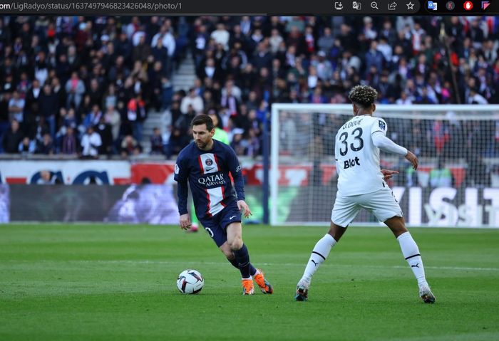 Lionel Messi gagal mencetak gol ke-800 dalam kariernya, baik di tingkat klub maupun tim nasional, saat melawan Rennes di ajang Liga Prancis 2022-2023.