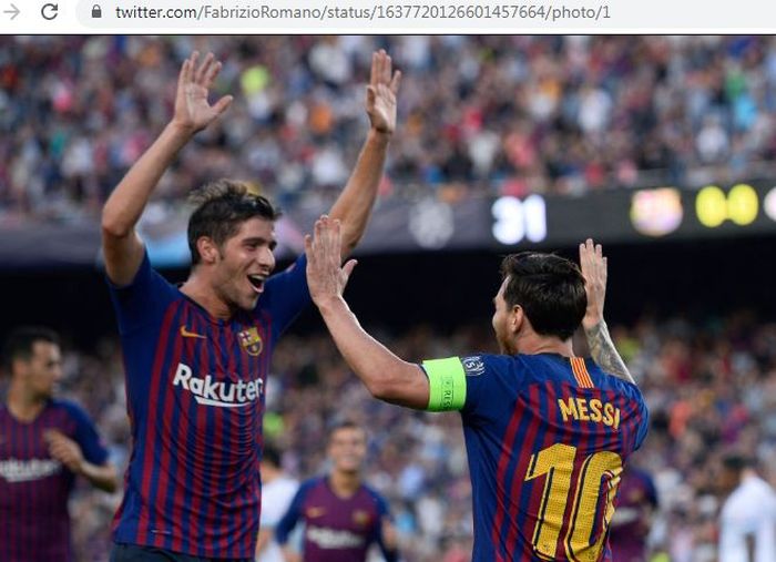 Momen Sergi Roberto dengan Lionel Messi saat di Barcelona.