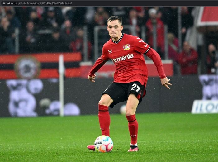 Gelandang serang Bayer Leverkusen, Florian Wirtz, menjadi incaran Barcelona untuk memperkuat lini tengah tim.