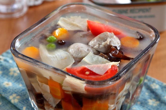 Hidangan sup kembang tahu untuk sahur Ramadhan