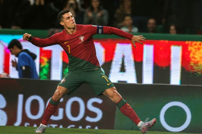Cristiano Ronaldo merayakan golnya untuk timnas Portugal ke gawang Liechtenstein dalam laga Kualifikasi Euro 2024 (23/3/2023).