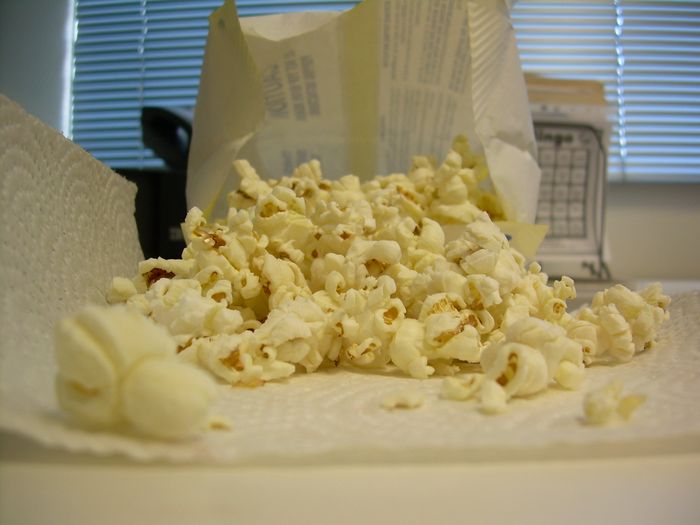 PFAS Ditemukan dalam Popcorn Microwave yang Diekspor AS ke Indonesia National Geographic