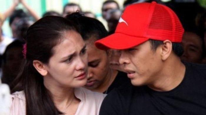 Luna Maya dan Ariel NOAH
