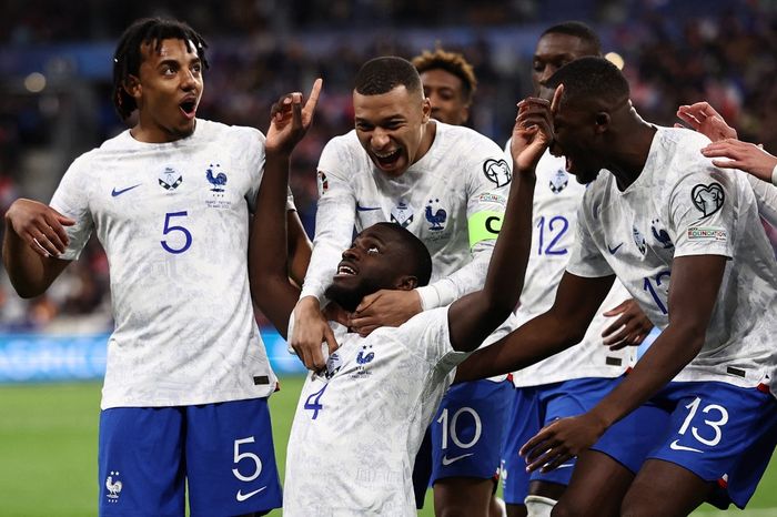 Kylian Mbappe dkk merayakan gol timnas Prancis ke gawang Belanda pada Kualifikasi Euro 2024 di Saint-Denis, Paris (24/3/2023).