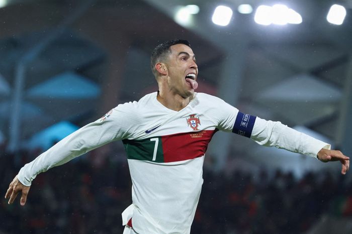 Cristiano Ronaldo merayakan gol saat timnas Portugal bertemu timnas Luksemburg di Kualifikasi Euro 2024 (26/3/2023).