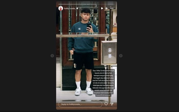 Tangkapan layar Instagram dari unggahan Hokky Caraka yang meminta maaf setelah protes pembatalan Piala Dunia U-20 2023 di Indonesia.