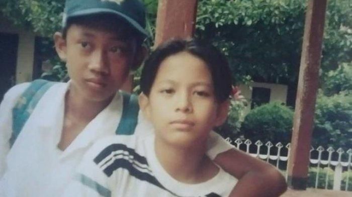 Foto masa kecil Ariel NOAH