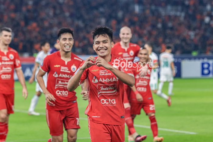 Selebrasi Witan Sulaeman pada gol ketiga Persija Jakarta melawan PSS Sleman di Stadion Utama Gelora Bung Karno, Jakarta, Sabtu (15/4/2023)