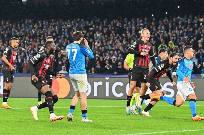 AC Milan berhasil melenggang ke semifinal Liga Champions 2022-2023 usai menyingkirkan Napoli dengan agregat 2-1.