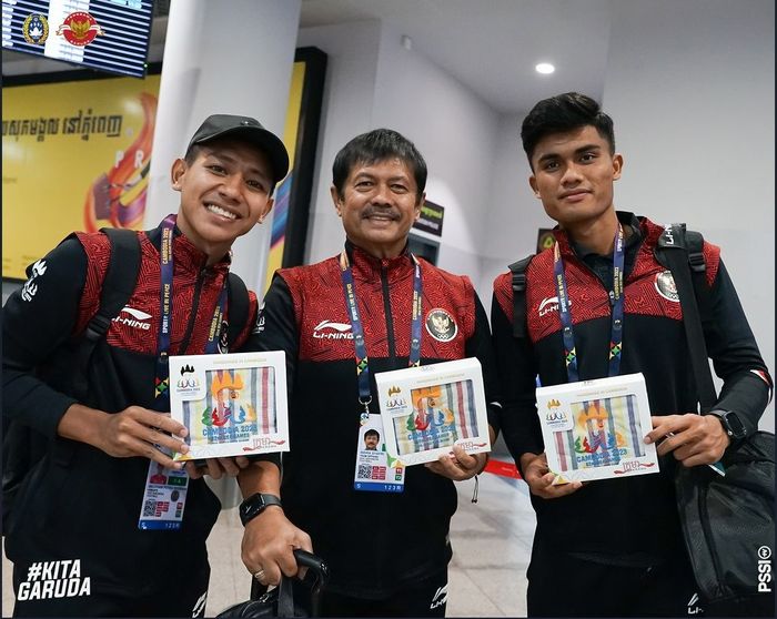 Rombongan timnas U-22 Indonesia saat tiba di Kamboja jelang SEA Games 2023.