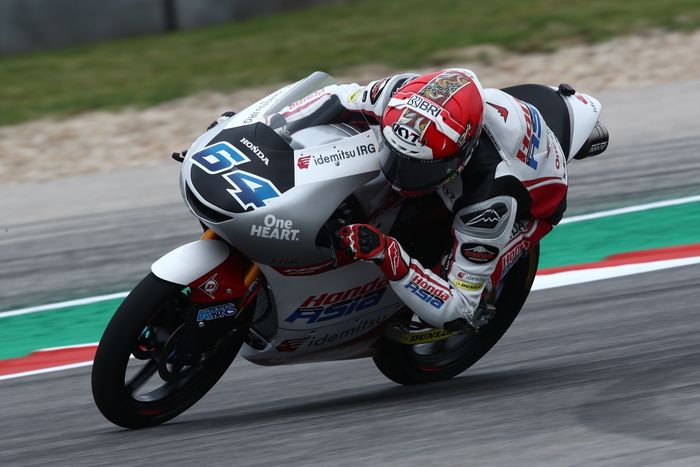 Aksi pembalap Indonesia, Mario Suryo Aji pada seri Moto3 Americas 2023 