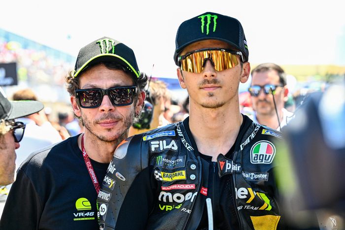 Kepada Sky Italia, Rossi mengaku terkejut dengan rencana Marini untuk bergabung dengan Repsol Honda tetapi mendukung secara sepenuhnya.