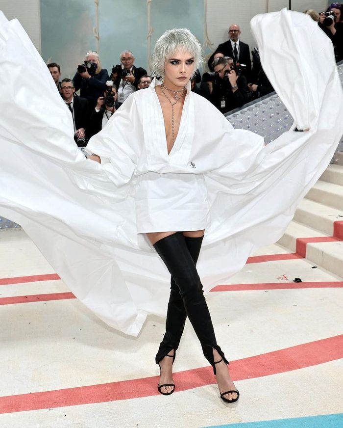 Cara Delevingne di Met Gala 2023 Kayak Karakter Anime dengan Rambut