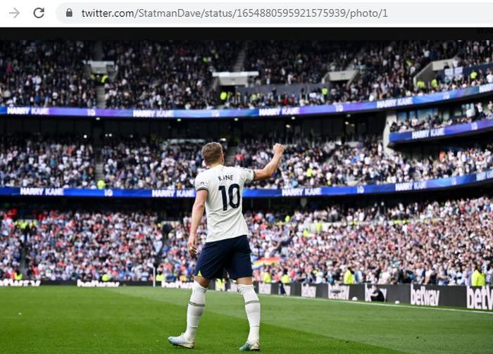 Penyerang Tottenham Hotspur, Harry Kane, menjadi incaran utama Real Madrid.