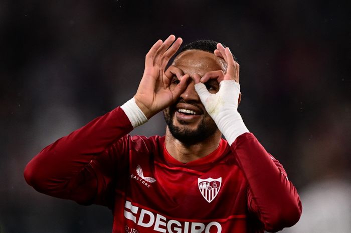 Youssef En-Nesyri merayakan gol Sevilla ke gawang Juventus di semifinal Liga Europa (11/5/2023).