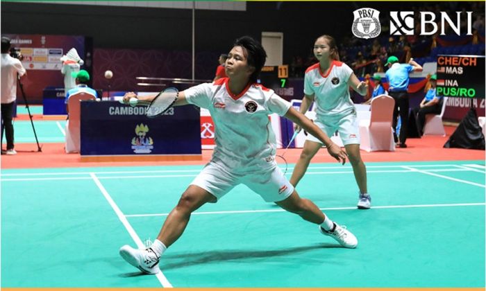 Pasangan ganda putri Indonesia Meilysia Trias Puspita Sari/Rachel Allessya Rose tampil di semifinal SEA Games 2023 di Badminton Hall Morodok Techo, Phnom Penh, Kamboja, Senin (15/5/2023)