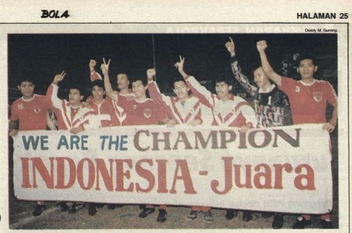 Kesuksesan timnas Indonesia memenangi medali emas SEA Games 1991 dalam rekaman lensa Tabloid BOLA.