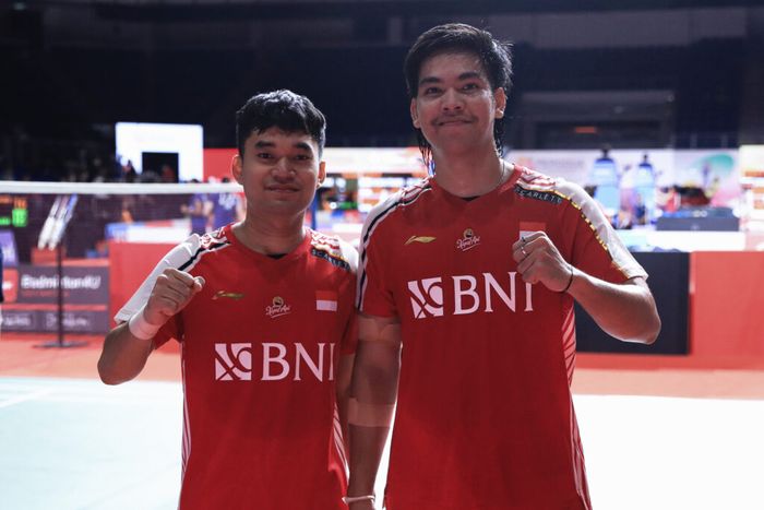 Pasangan ganda putra, Leo Rolly Carnando/Daniel Marthin, berpose usai menyelesaikan pada babak pertama Malaysia Masters 2023 di Axiata Arena, Kuala Lumpur, Selasa, 23 Mei 2023