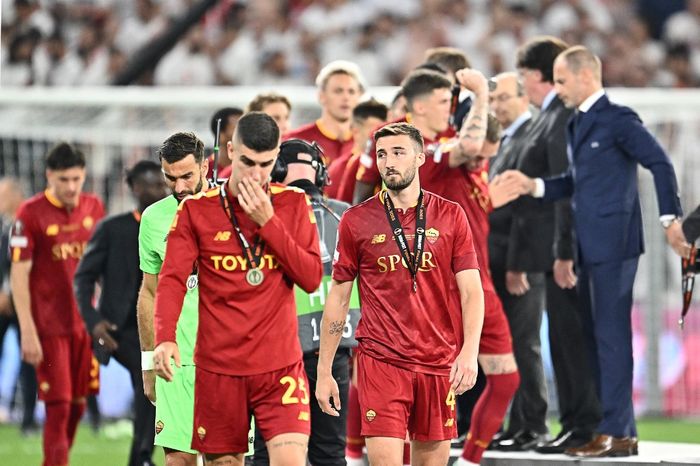 AS Roma kalah di final Liga Europa dari Sevilla di Puskas Arena, Budapest (31/5/2023), dan dipastikan gagal ke Liga Champions musim depan, Jose Mourinho menilai timnya memang belum pantas.