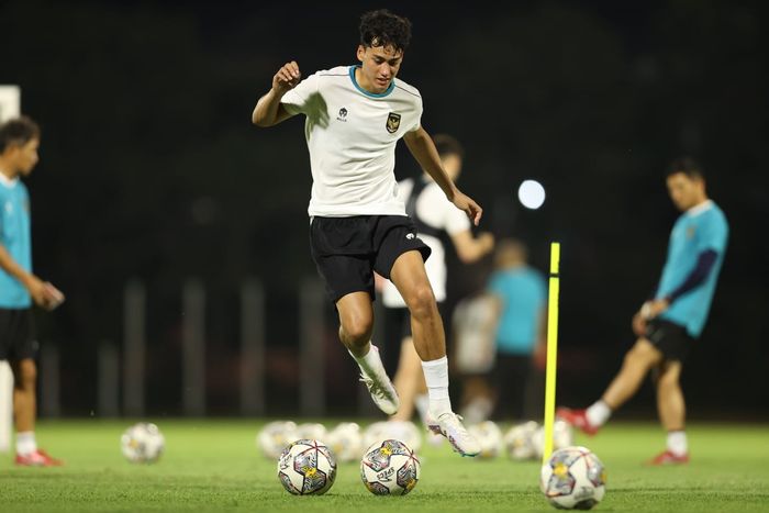 Rafael Struick di sesi latihan Timnas Indonesia pada Kamis (8/6/2023)