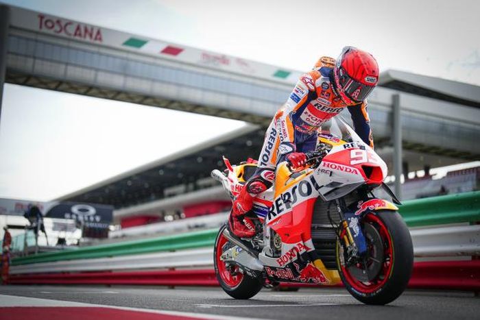 Marc Marquez (Repsol Honda) saat menjalani latihan MotoGP Italia 2023 di Sirkuit Mugello, Italia, Jumat (9/6/2023).