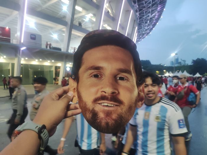 Topeng Lionel Messi di SUGBK