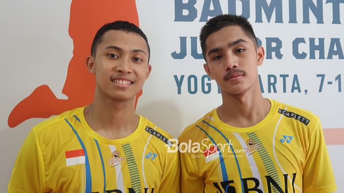 Ganda putra Indonesia, Kleopas Binar Putra Prakoso dan Zidane Attauba Efendi,  setelah pertandingan mereka pada semifinal Kejuaraan Asia Junior 2023 di GOR Amongrogo, Yogyakarta, 15 Juli 2023.