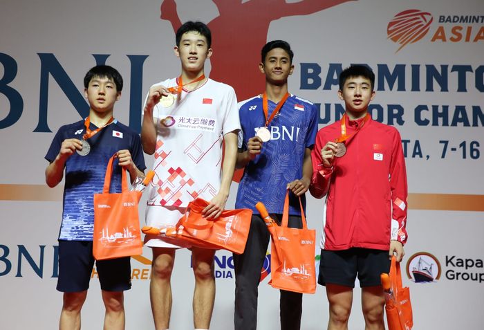 Podium peraih emas, perak, dan perunggu nomor individu Kejuaraan Asia Junior 2023 di GOR Among Rogo, Yogyakarta, Minggu (16/7/2023).