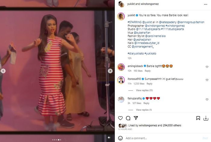 Yuki Kato saat cosplay jadi Barbie