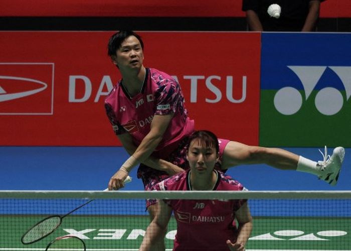 Pasangan ganda campuran Jepang, Yuta Watanabe/Arisa Higashino, pada final Japan Open 2023 di Yoyogi National Gymnasium. Minggu (30/7/2023).