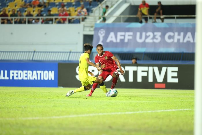 Frengky Missa dalam laga timnas U-23 Indonesia Vs Malaysia di Rayong Provincial Stadium, Jumat (18/8/2023).