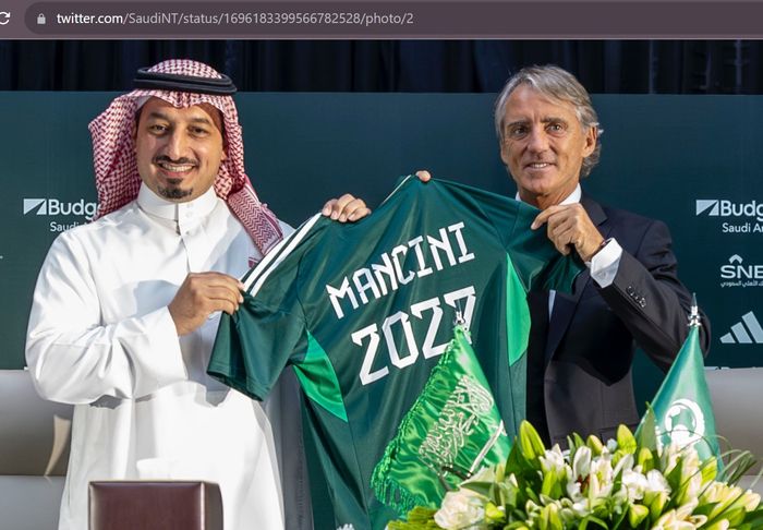 Roberto Mancini resmi diperkenalkan sebagai pelatih baru timnas Arab Saudi.