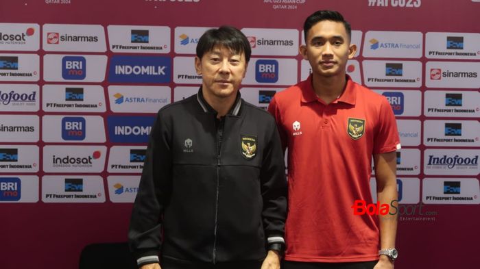 Pelatih Timnas U-23 Indonesia, Shin Tae-yong dan Rizky Ridho dalam konferensi pers jelang Kualifikasi Piala Asia U-23 2024 di Swiss-Bellhotel, Solo, Selasa (5/9/2023)