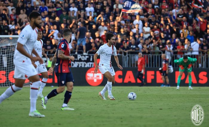 Yacine Adli tampil starter untuk pertama kalinya saat AC Milan bersua Cagliari pada lanjutan laga Liga Italia 2023-2024.
