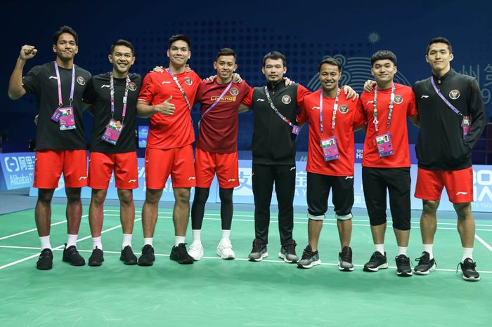 Tim bulu tangkis putra Indonesia berpose menjelang perempat final Asian Games 2022. Performa lebih baik diharapkan bisa ditunjukkan saat Thomas Cup 2024.